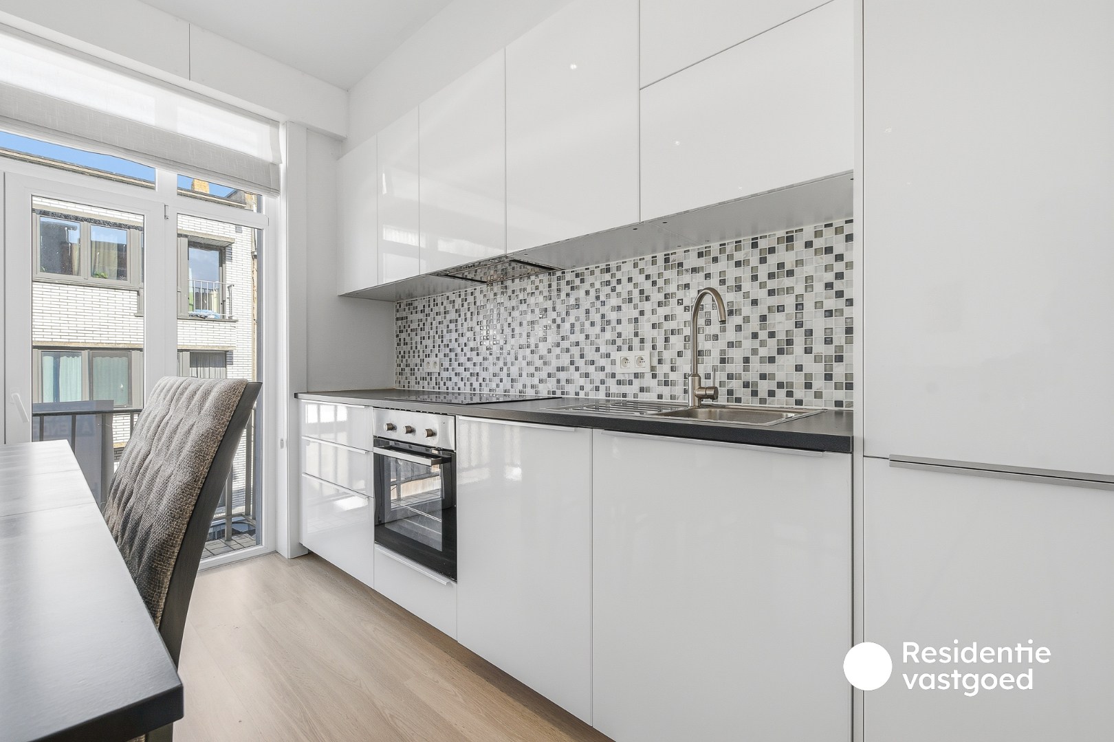 Instapklaar gerenoveerd 2-slaapkamerappartement in het centrum van Wenduine - foto 4