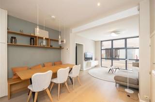 Maison confortable, spacieuse et immédiatement prête à emménager située à quelques pas des commerces, des écoles, du parc municipal et du centre...