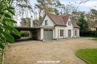 Perfect instapklare, volledig vernieuwde woning op een uitstekende locatie nabij het golf- en meerdomein in Keerbergen. Deze charmante en...