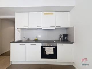 BRUSSEL, in de Europese wijk, ongemeubelde studio van ongeveer 34 m², gelegen op de 3e verdieping. Bestaat uit: inkomhal, leefruimte van ongeveer...