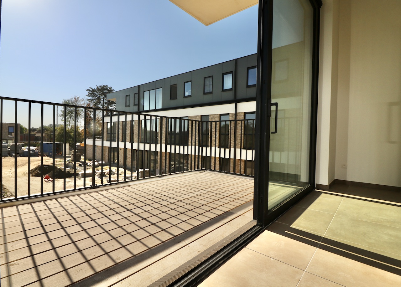 Nieuwbouwappartement met 2 slpk, terras en autostaanplaats in Edward Poppe Woonpark voor 895 EUR/mnd - foto 4