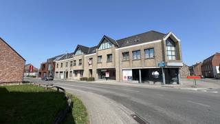 Indeling:- leefruimte met zit- en eethoek- volledig uitgeruste keuken met alle nodige comfort- praktische berging- 2 slaapkamers- badkamer met...