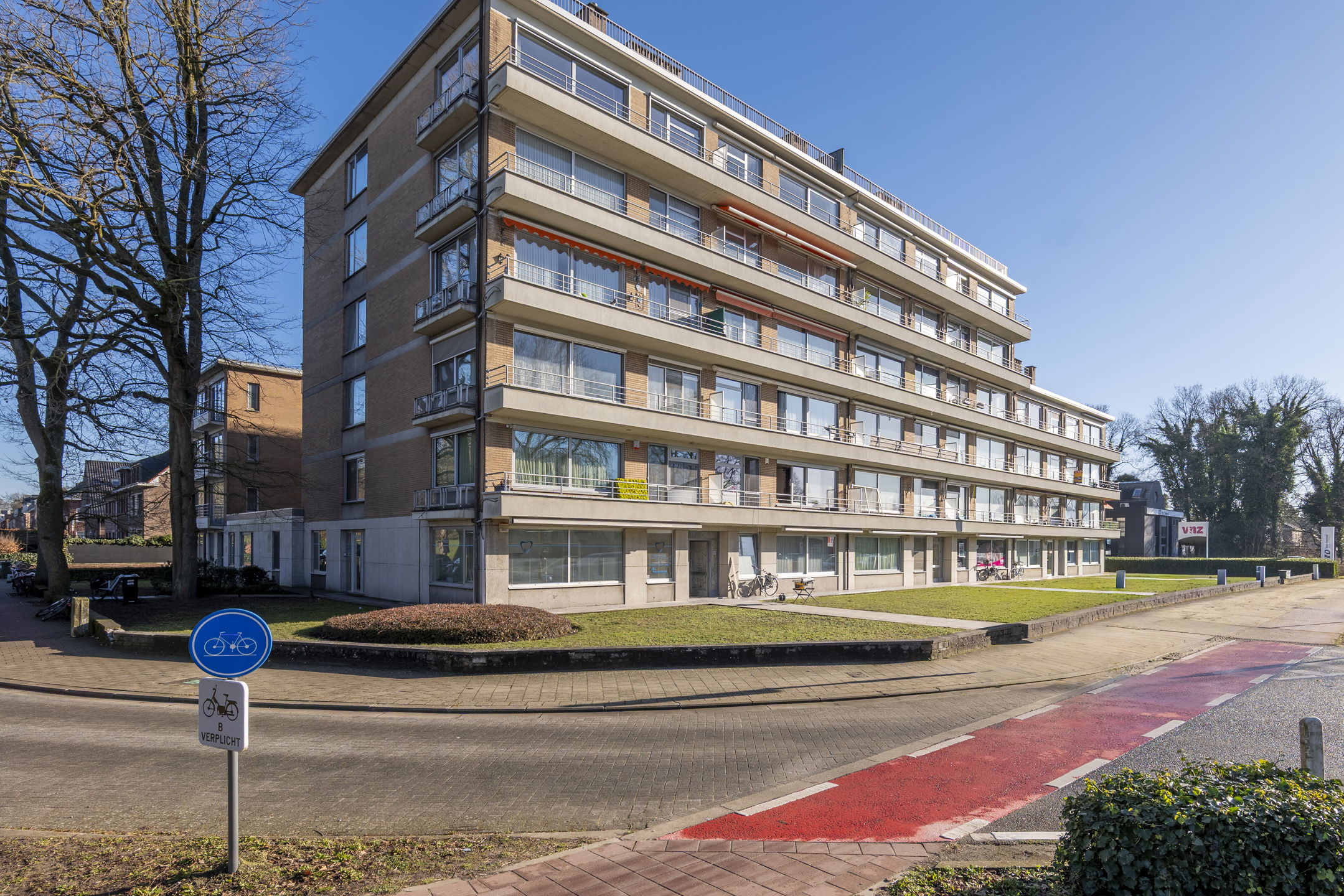 TE KOOP: In residentie "Hoge Locht" - autostaanplaats - foto 5