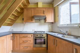 Izegem: woning met garage te koop in Izegem Deze woning biedt een uitstekende renovatiekans en is perfect voor starters of investeerders die op zoek...