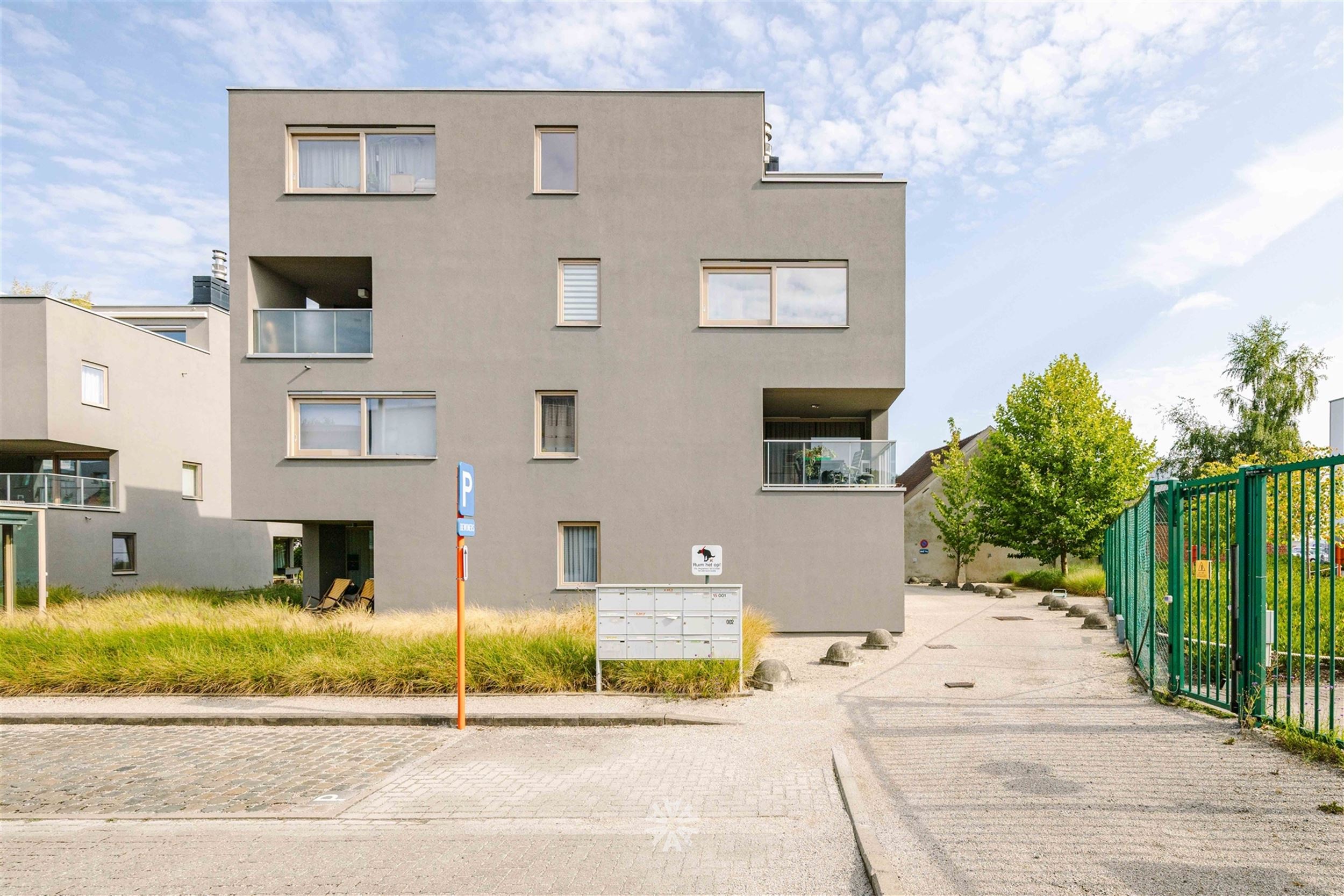 Appartement penthouse clé en main avec terrasse spacieuse et ensoleillée à la gare Sint-Pieters de Gand - photo 3