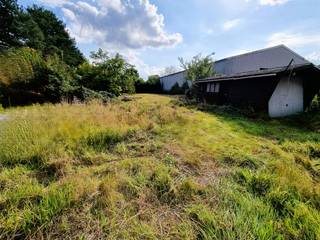 Zeer ruime woning vlakbij centrum Booischot met gunstige verbinding naar Heist centrum, nabij openbaar vervoer (station Booischot,...