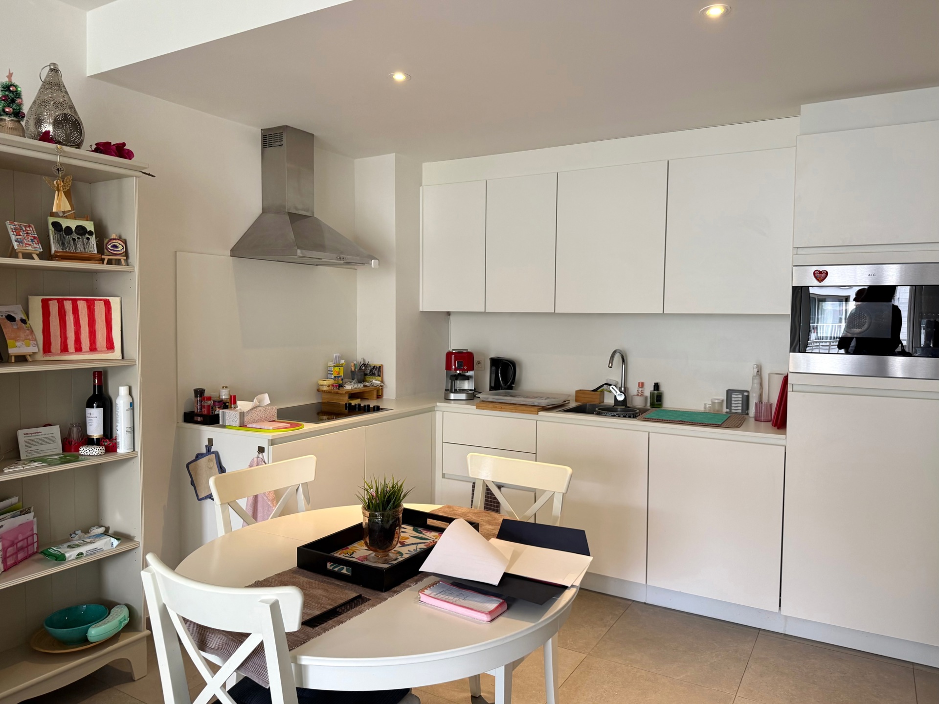 Lichtrijk 1-slaapkamerappartement met terras en parking - foto 4