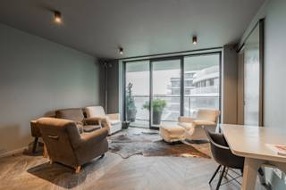 Licht en ruim appartement op de 3e verdieping met een perfecte zuidwestelijke oriëntatie in het begeerde Lakeside District, vlak bij...