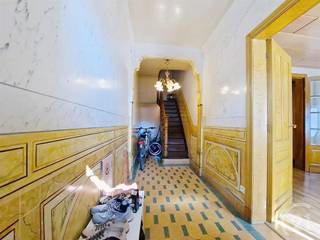 <p>Leuke woning te koop in het centrum van Beerzel!<br /><br />Deze gezellige woning heeft op het gelijkvloers een ruime inkomhal, een nieuwe keuken met alle toestellen en een leefruimte. Op de eerste verdieping is er een nachthal, een badkamer met douche en enkele wastafel, ruime slaapkamer en een wasplaats. Deze laatste kan terug omgevormd worden als slaapkamer. <br /><br />Verder is er een kelder en een kleine zolder aanwezig.<br /><br />Ideaal dus als starterswoning of als investering!<br /><br />EPC: 266 kWh/m² UC: 20250523-0003608773-RES-1<br /><br />Geen renovatieverplichting!<br /><br />Wil je deze woning bezoeken bel dan 016/90 10 21 of mail info@future-home.be.<br /><br />Wens je een gratis schatting? Vergeet dan zeker geen contact met ons op te nemen!!!<br /><br />Woongebied, Vergunning, Geen verkavelingsvergunning, Geen dagvaarding, Geen voorkooprecht</p>