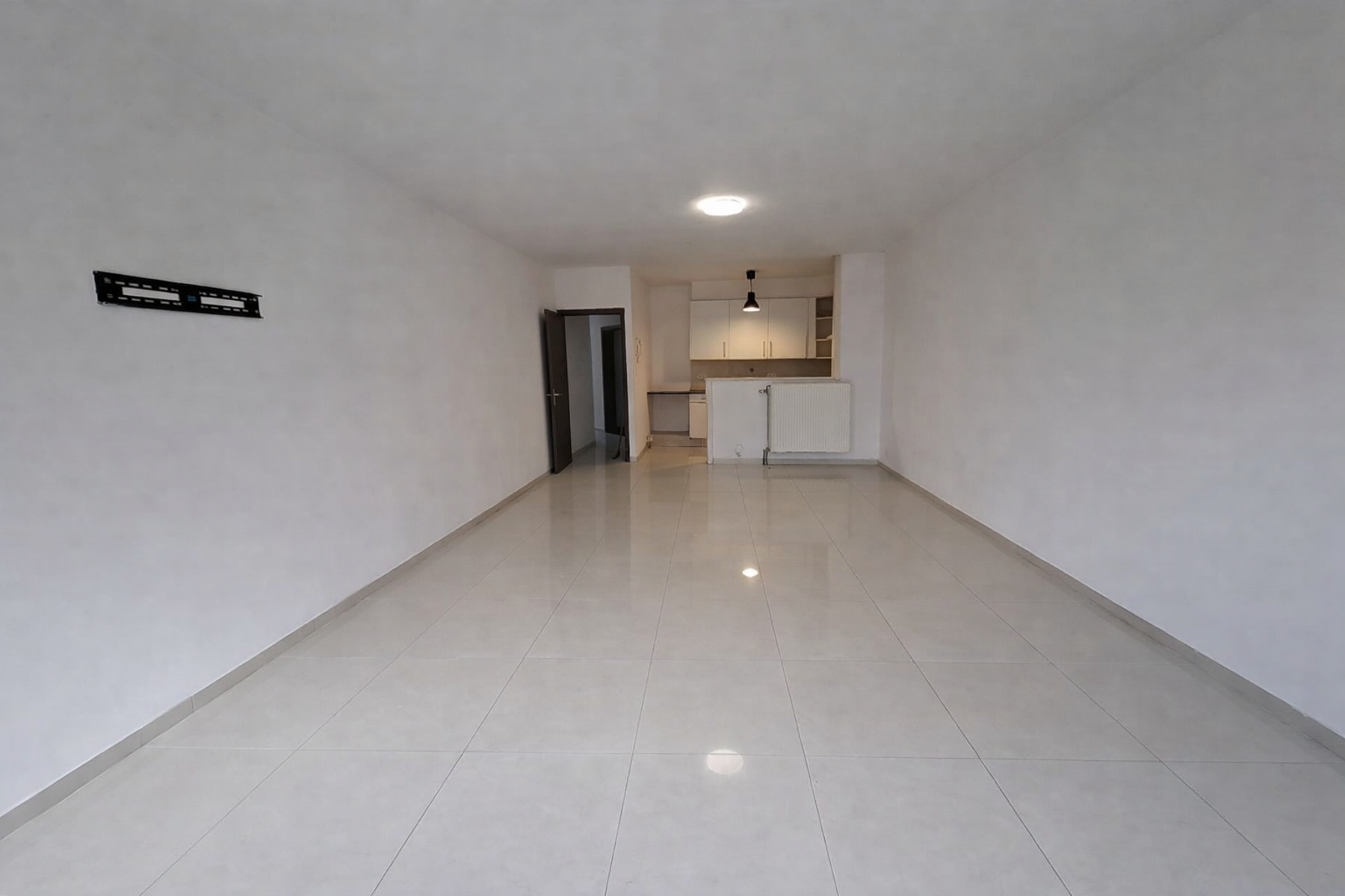 Lichtrijk 2-Slpk Appartement Te Huur In Antwerpen! - foto 2