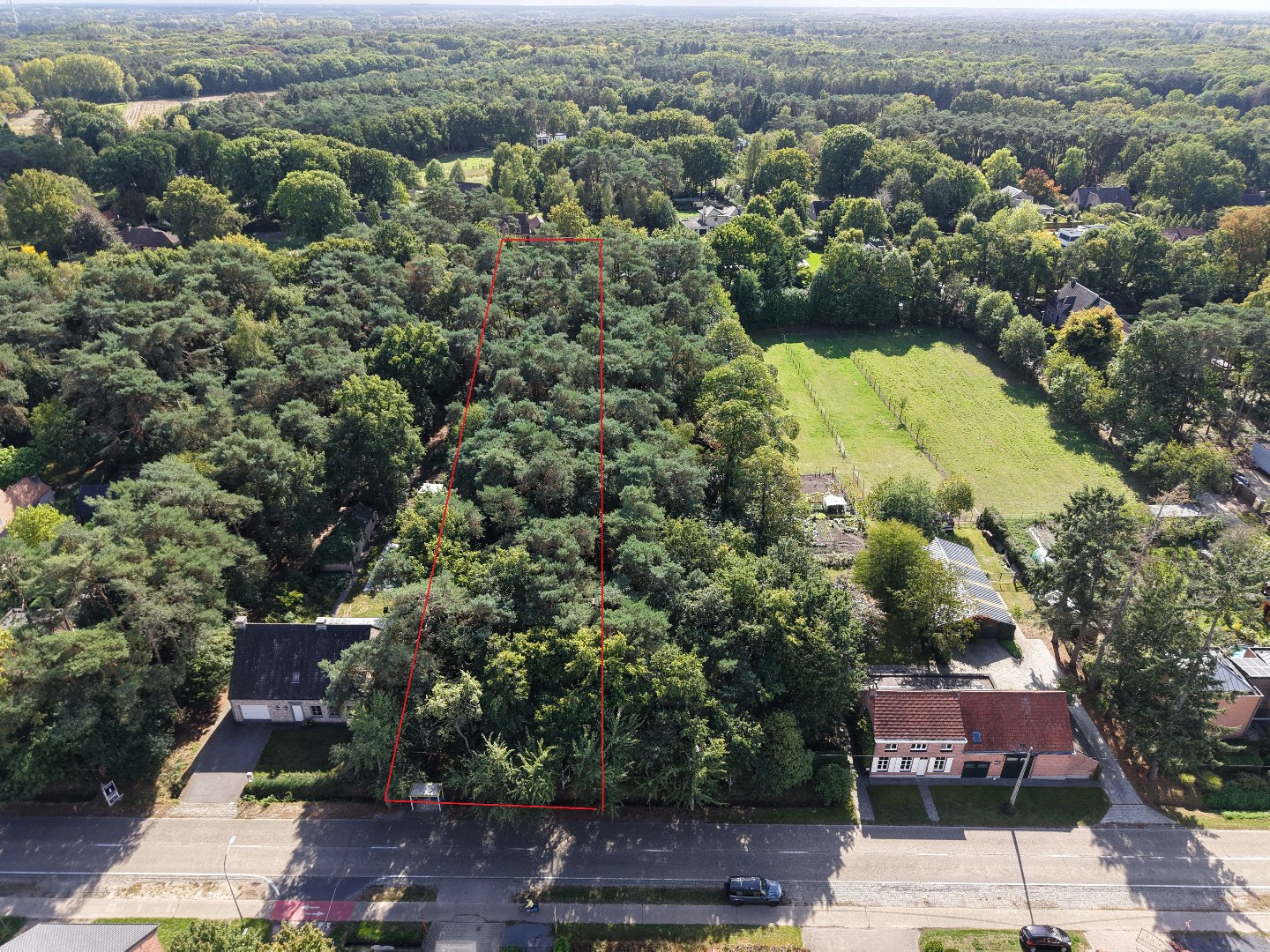 Ruim perceel bouwgrond van 2.709 m² met ideale zuidoriëntatie in Zoersel - foto 1