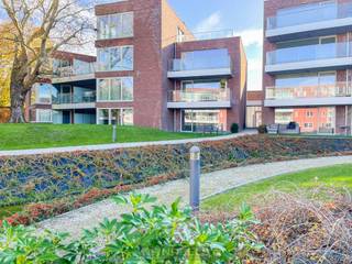 Te huur, energiezuinig, modern appartement in rustige omgeving te RonseOntdek dit moderne en energiezuinige appartement, gelegen in een rustige en...