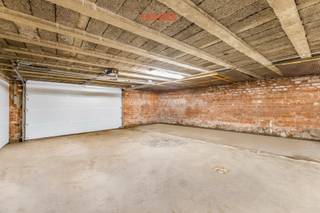 Deze ondergrondse autostaanplaats is gelegen in het centrum van Leuven, meerbepaald aan de Kapucijnenvoer 67-71. De plaats is gemakkelijk...