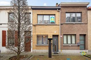 Stadshuis gelegen in een rustige straat, in het centrum van Vilvoorde. Bij binnenkomst komt u direct in een mooie leefruimte met een open keuken,...