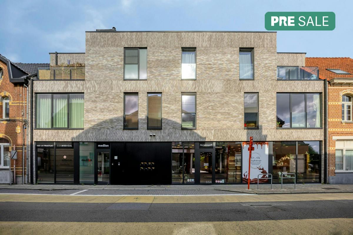 Ready to move in and energy-efficient new-build apartment with large terrace and stunning views in the heart of Londerzeel - photo 2