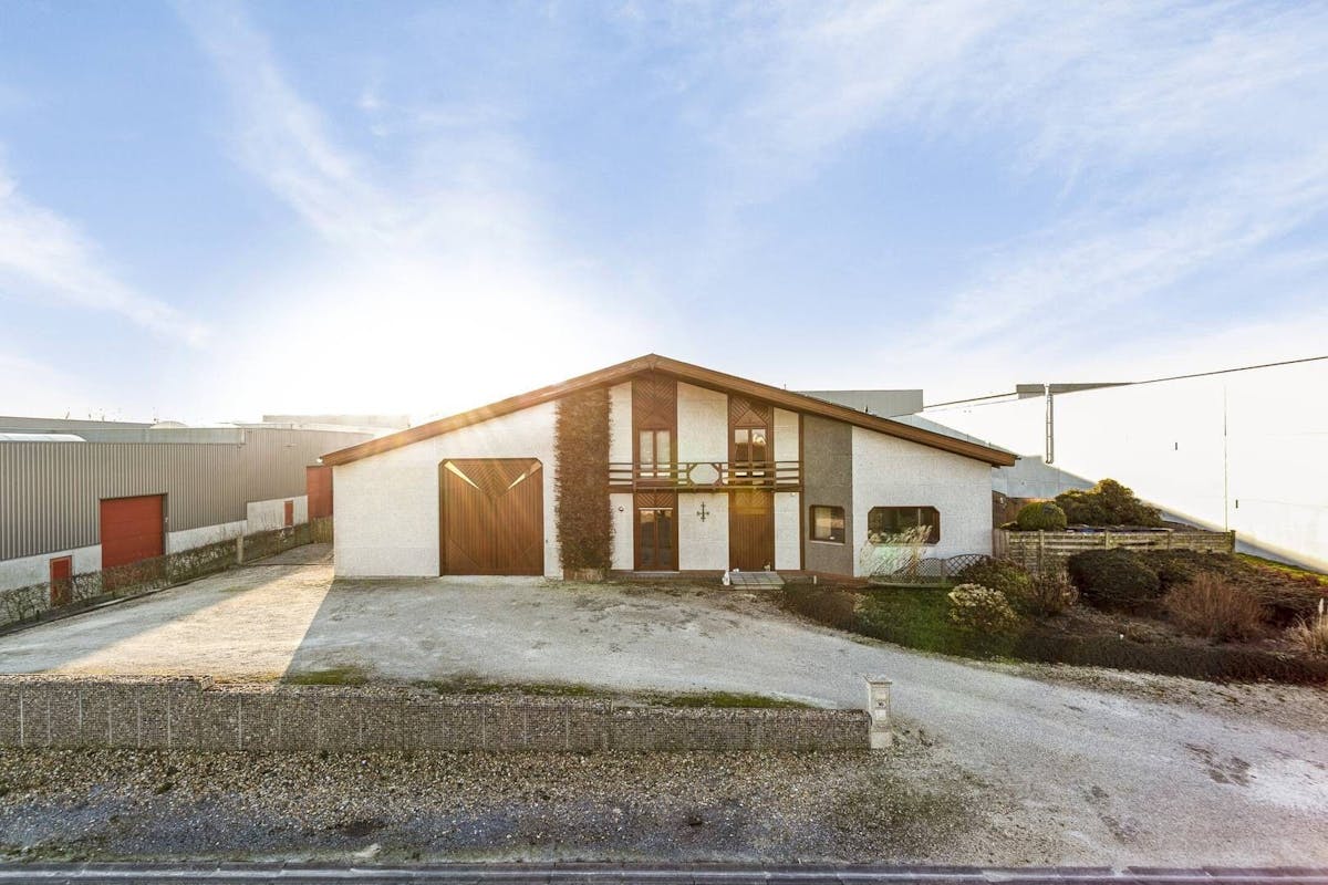 Entrepôt d'environ 681 m² avec maison à louer à Dadizele - photo 1