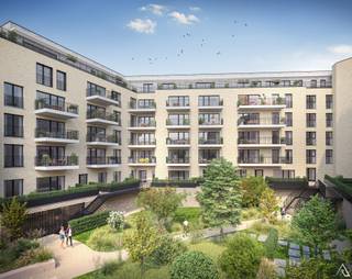 <span><strong>Forest Village 3 </strong></span>- Forest : l'une des communes les plus dynamiques de Bruxelles. Forest Village est un développement exceptionnel, dans un environnement calme de "zone 20" et particulièrement paisible. Chaque appartement dispose de grandes fenêtres avec de belles terrasses et d'un jardin commun privatif. Les unités consomment jusqu'à 80 % d'énergie en moins qu'une maison moyenne de 20 ans. Cette réduction est obtenue grâce au PEB A/B, à la double ventilation et à une isolation maximale. Cave et parking obligatoires. Vente soumise à un droit d'enregistrement de 12,5 % (terrain) et à une TVA de 21 % pour les constructions. TVA de 6% possible sous certaines conditions ! VISITEZ L'APPARTEMENT TEMOIN. <br />
<ul>
<li>PEB estimé : A/B</li>
<li>Cave € 5.000 et parking € 25.000 obligatoires.</li>
<li>Possibilité 6% TVA</li>
</ul>