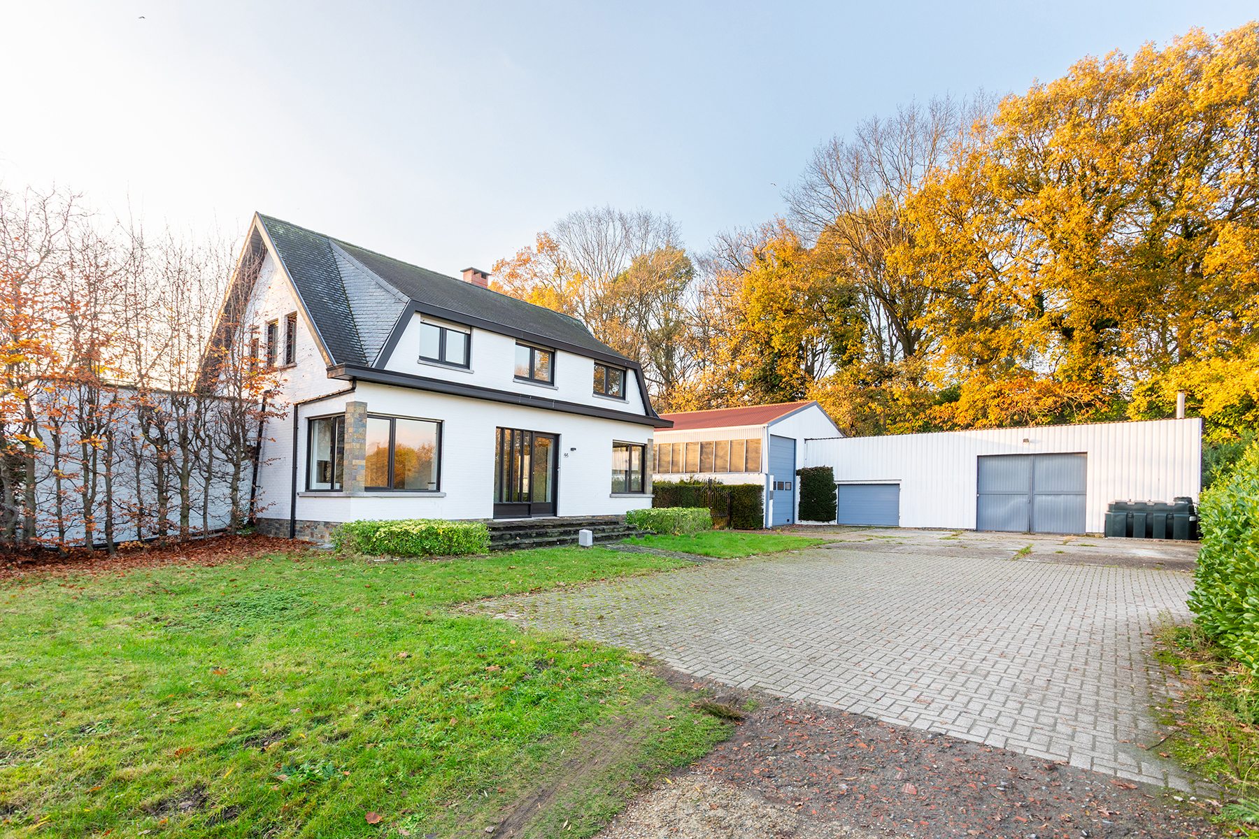 Edegem - Villa met 4 slpkamers + garage + ruim magazijn 500² - foto 1
