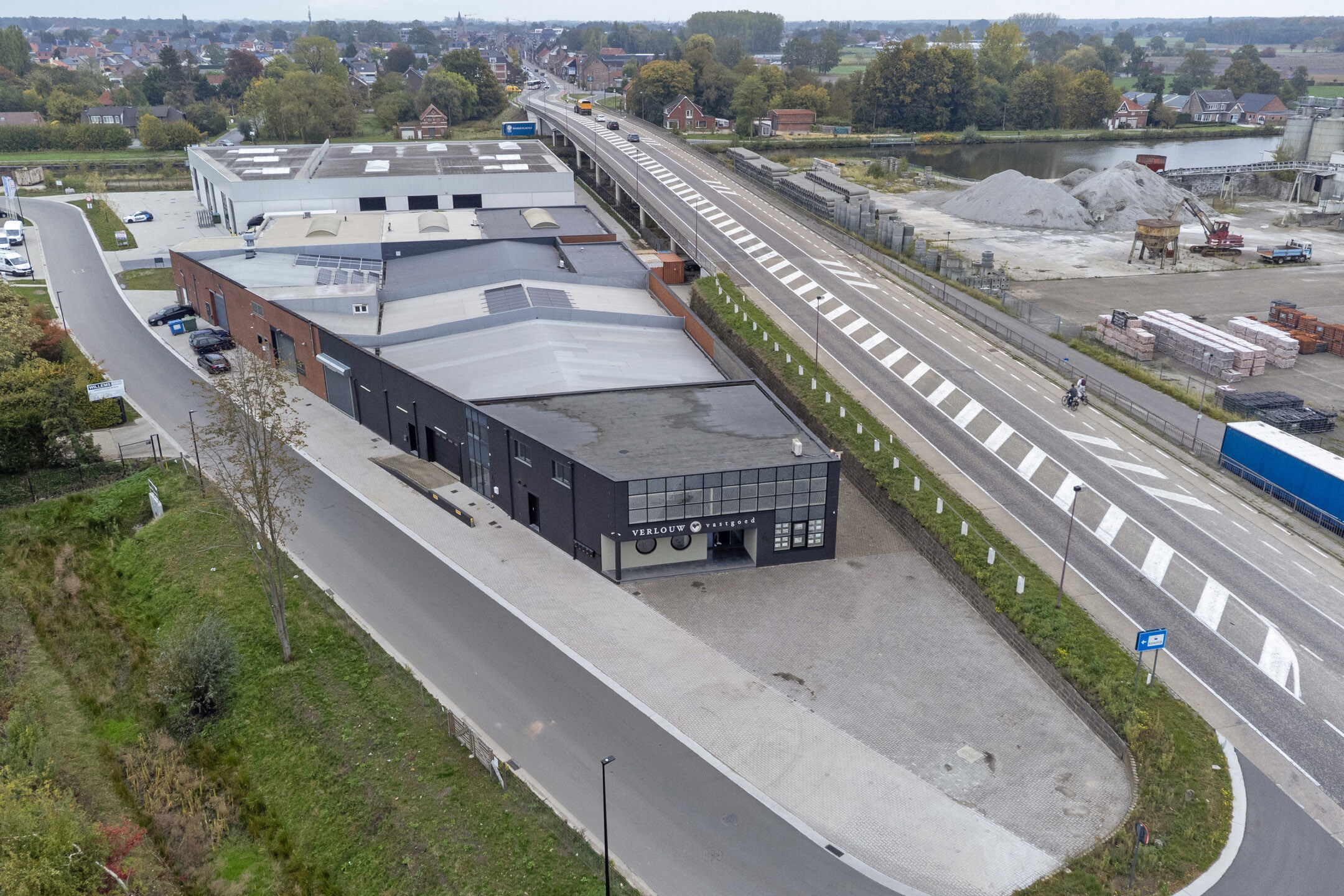 Bedrijvencentrum Ravels met mooie kantoorruimtes/KMO-units - foto 1