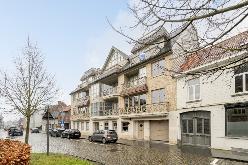 Ruim duplexappartement in het centrum van Oostnieuwkerke met adembenemende vergezichten! - foto 1