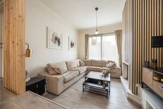 Ontdek deze charmante ééngezinswoning in Hemiksem. Deze woning combineert karakter met modern wooncomfort en staat garant voor jarenlang...