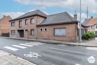 U kunt een BOD uitbrengen op deze woning, rekening houdend met de AANVANGSPRIJS van € 389.000,00 , elk hoger BOD wordt voorgelegd aan de eigenaars...