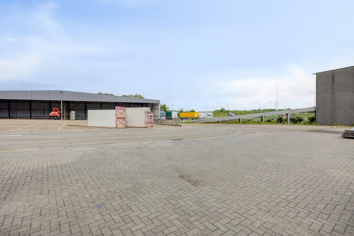 Site logistique multifonctionnel à louer à Lummen - photo 5