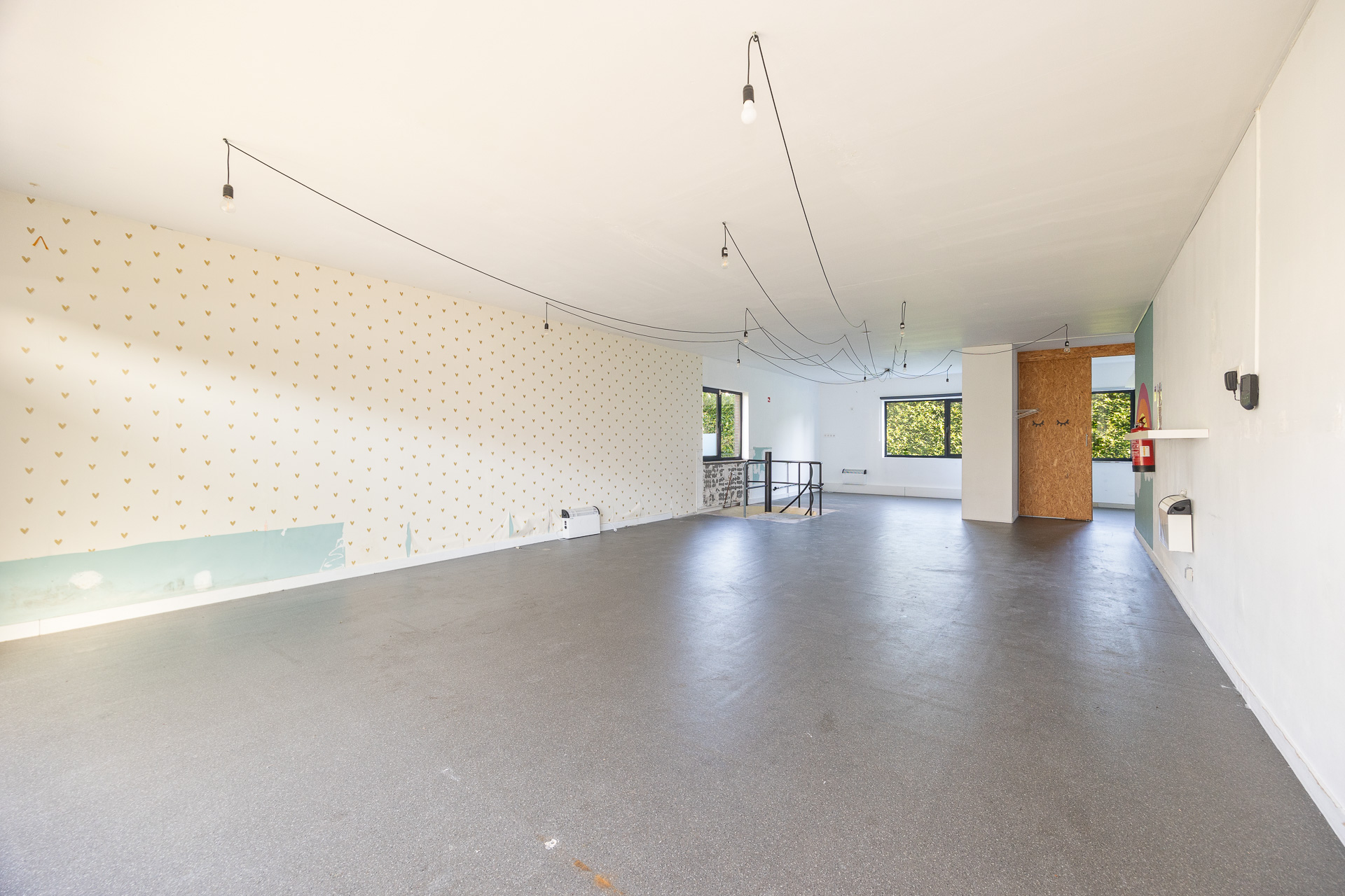 Commercial for rent in Antwerp - photo 2