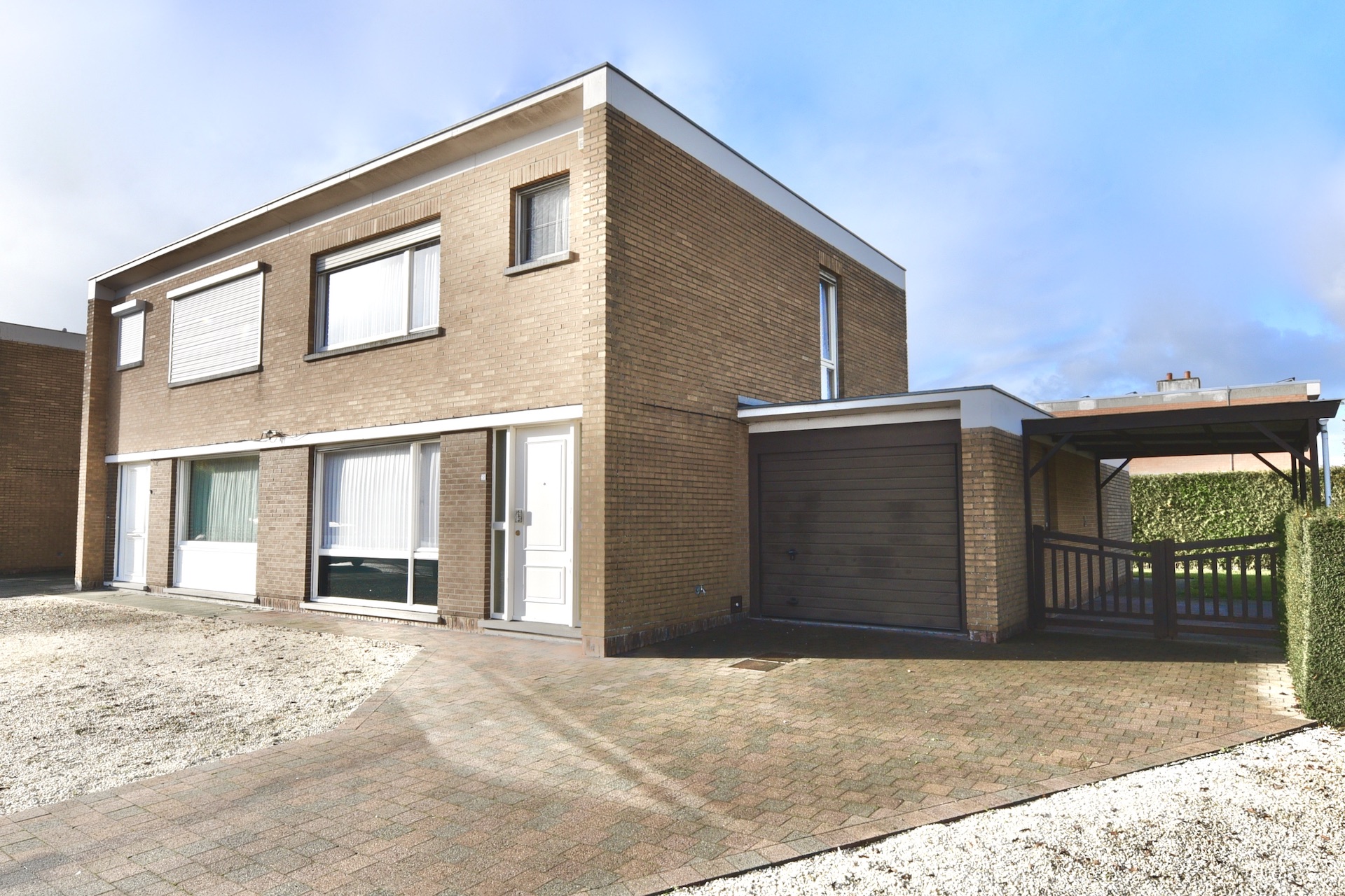 Woning nabij centrum Eeklo met 3 slpk en grote tuin voor 279.000 EUR - foto 1