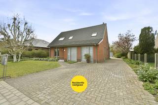 Instapklare open bebouwing op een ruim perceel met zonnige tuin en veel privacy. Deze verzorgde woning biedt een lichtrijke leefruimte met...