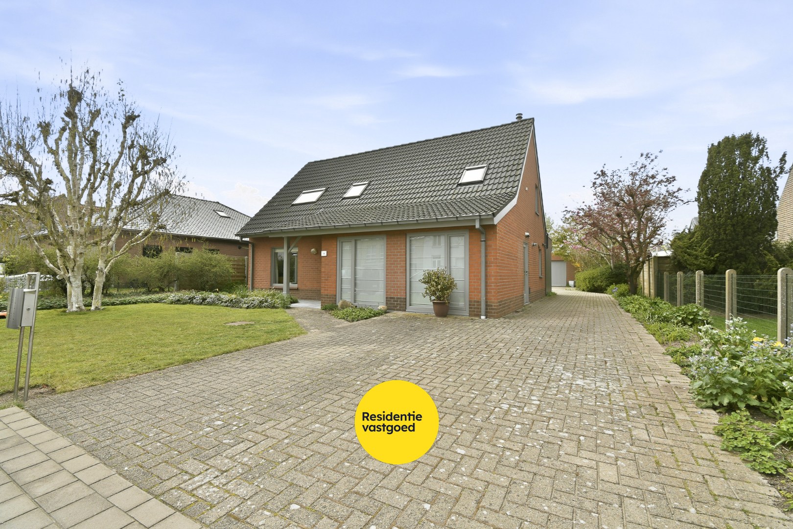 Instapklare woning met 4 slaapkamers, garage en carport - foto 1