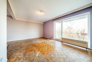 <p><span>Bruxelles.ouest@weinvest.be | 02.315.77.22 |</span></p>
<p><span>Gelegen in een rustige en residentiële straat in Sint-Agatha-Berchem, geniet dit lichtrijke appartement van een ideale ligging in de onmiddellijke nabijheid van het winkelcentrum Basilix, diverse handelszaken en het openbaar vervoer, met een vlotte verbinding naar het centrum van Brussel.</span></p>
<p><span>Het appartement bevindt zich op de 4e verdieping van een goed onderhouden gebouw met lift en profiteert van veel natuurlijke lichtinval, een groene omgeving en een open uitzicht, wat zorgt voor een aangenaam gevoel van ruimte en rust.</span></p>
<p><span>Het appartement bestaat uit een comfortabele leefruimte, één slaapkamer en een terras, ideaal om te genieten van de rustige omgeving. Dankzij de ligging in een rustige straat en de praktische locatie is dit pand perfect geschikt als eerste aankoop of als investering.</span></p>
<p><span>Het pand beschikt over een EPC > E - CO2 : 53 kg/(m².an) - 266 [kWhEP/(m².an)]</span></p>
<p><span>Een mooie opportuniteit in een gegeerde buurt van Sint-Agatha-Berchem. Dit appartement combineert rust, licht en een strategische ligging.</span></p>
<p></p>
<p><span>Zeker een bezoek waard!</span></p>