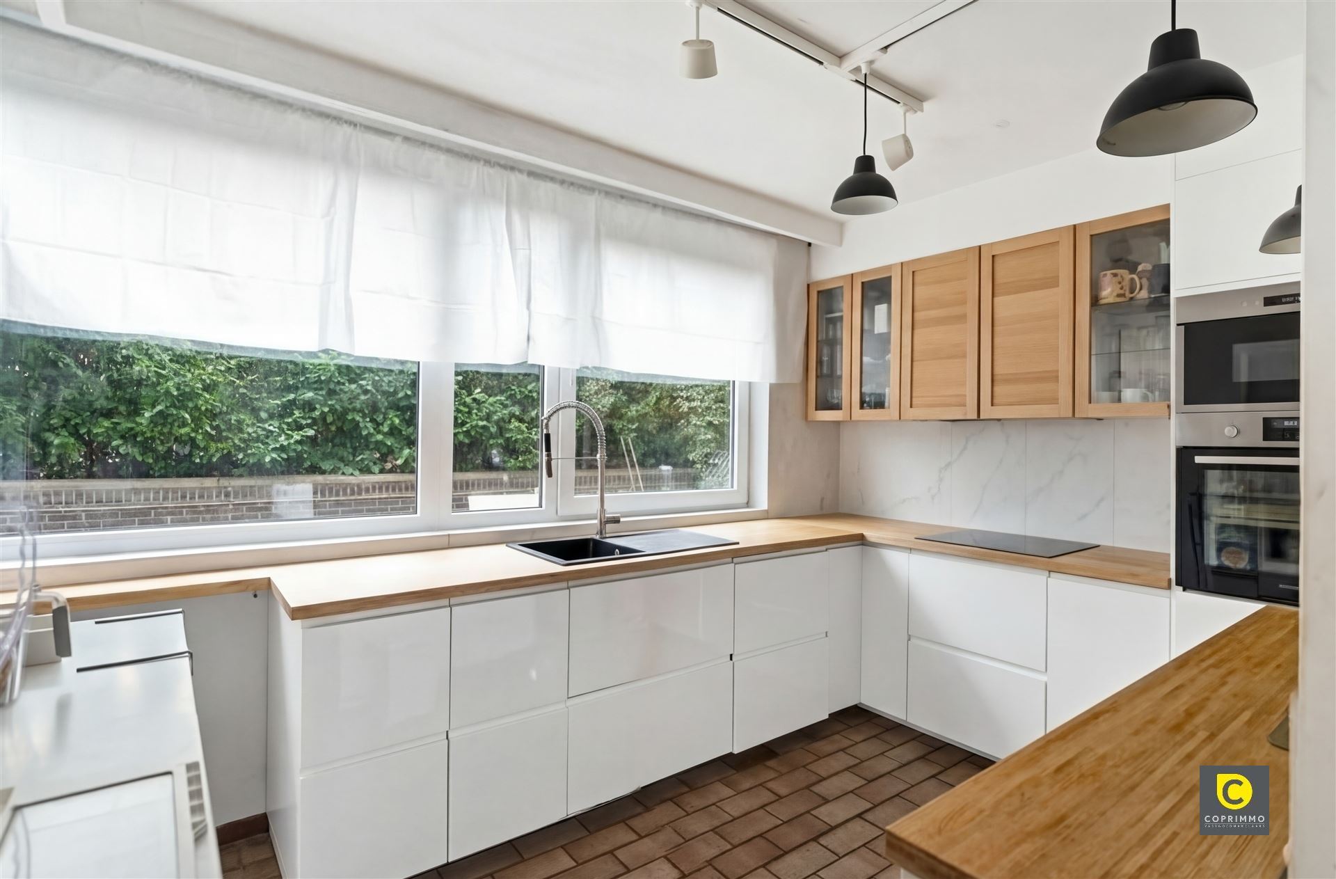 Gelijkvloers app. 190 m² met  4 slk - foto 3