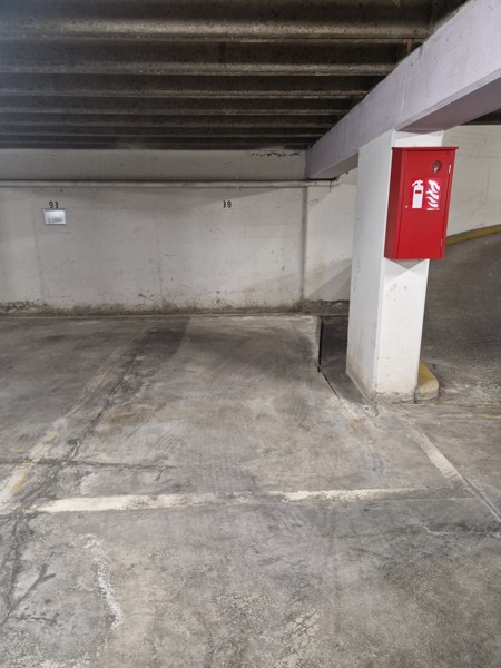 Negen autostaanplaatsen in Empire Building te koop - foto 2