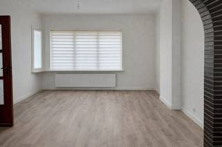 🏡 Volg dit renovatieproject van dichtbij – en grijp je kans nog vóór het af is ! Deze woning staat nu al te koop, maar is nog volop in renovatie. En...