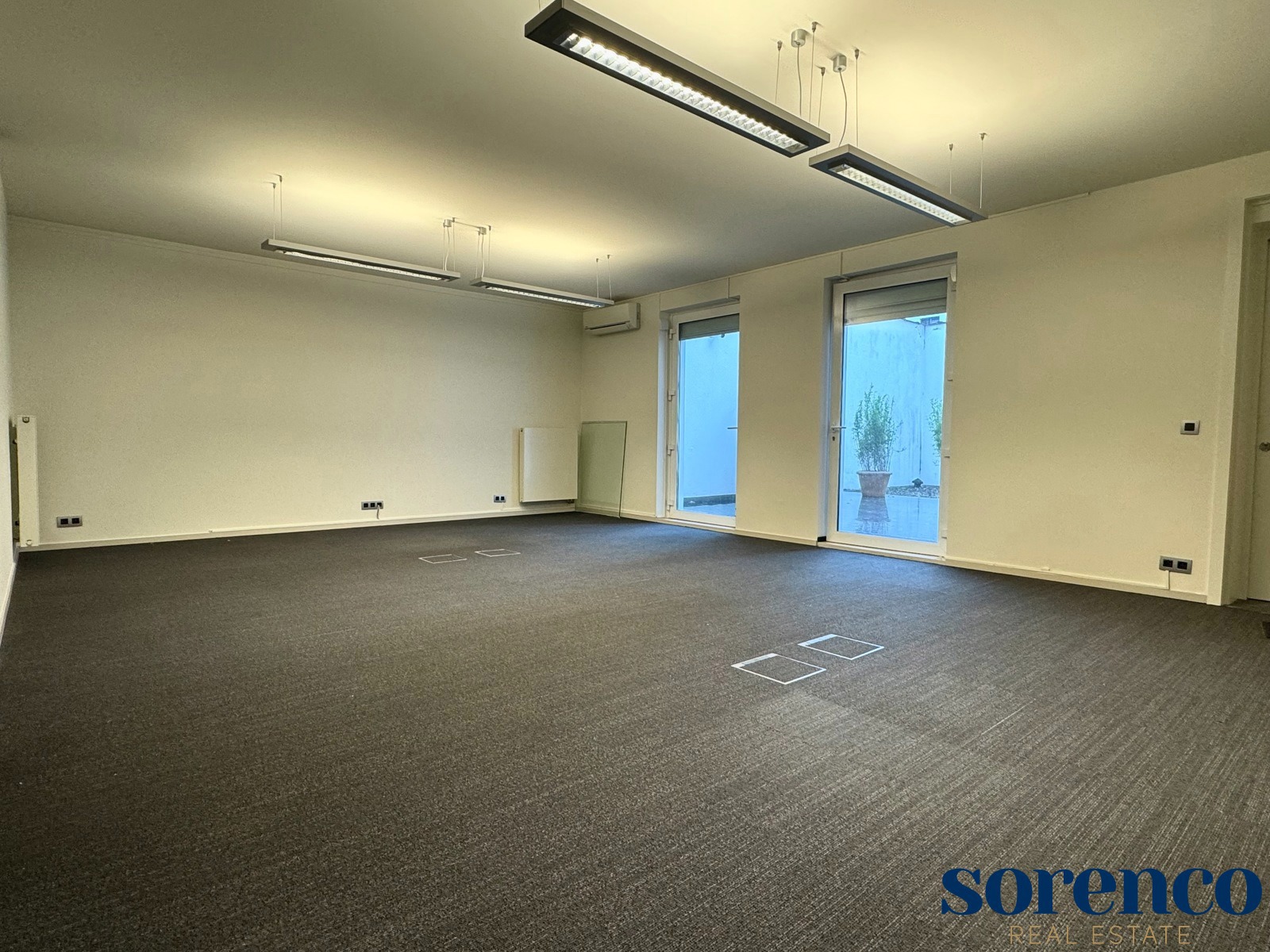 Commercial à louer à Anvers - photo 2