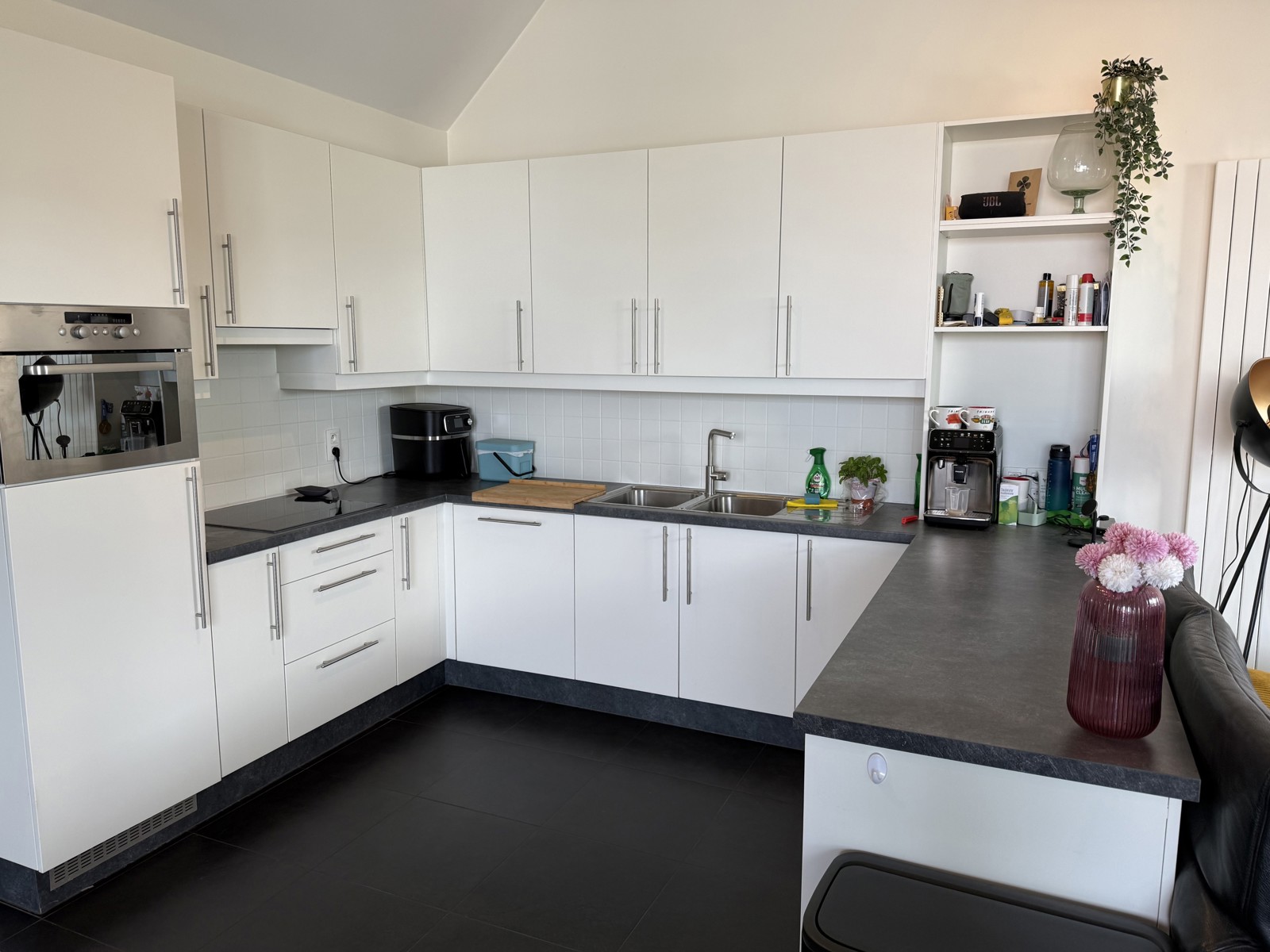 Ruim en instapklaar appartement met 2 slaapkamers, terras en garage in Geel - foto 4