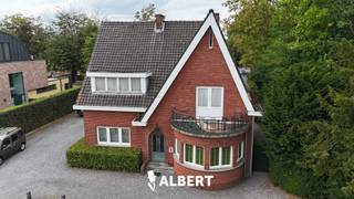 Ben je op zoek naar een ruime, tijdloze woning op een uitstekende locatie, met eindeloos potentieel?Dan hoef je niet verder te zoeken!Deze charmante...