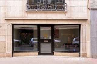 Op een centrale ligging in Antwerpen, aan de Lange Leemstraat 1A, bevindt zich deze verzorgde commerciële ruimte van ca. 50 m², ideaal geschikt...