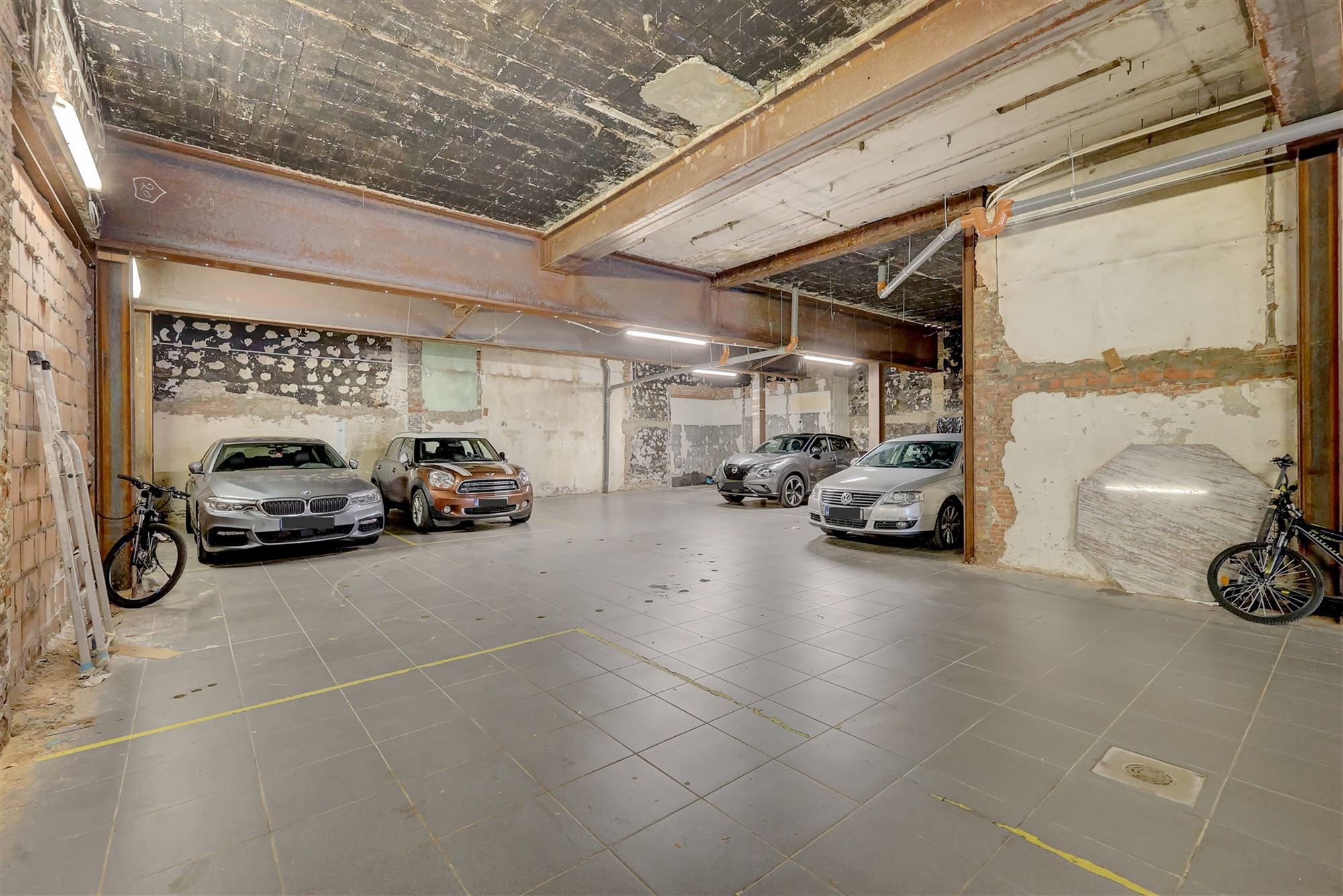 Ruim handelsgelijkvloers in centrum Antwerpen - foto 3