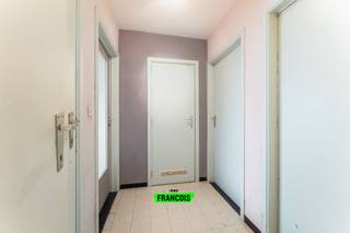 In een aangename en residentiële buurt van Blankenberge vinden we dit lichtrijke appartement met twee slaapkamers, gelegen in een...