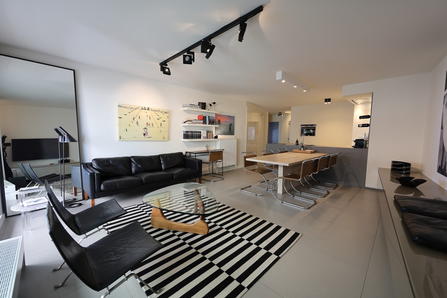 Schitterend 2-slaapkamerappartement met zonnig terras en lateraal zeezicht te Mariakerke ! - foto 4