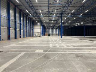 Moderne logistieke magazijnen 15.500m² of 9.900m² en 5.600m² in Mechelen Zuid is speciaal ontworpen om standaardlogistiek te...