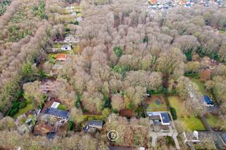 Two building plots located along the Zeeweg in Sint-Andries, offering a combined surface area of 11,304 m². The plots must be acquired together and provide interesting possibilities for buyers willing to undertake the permitting process.<br /><br />A rare opportunity in a sought-after location with clear long-term value potential.