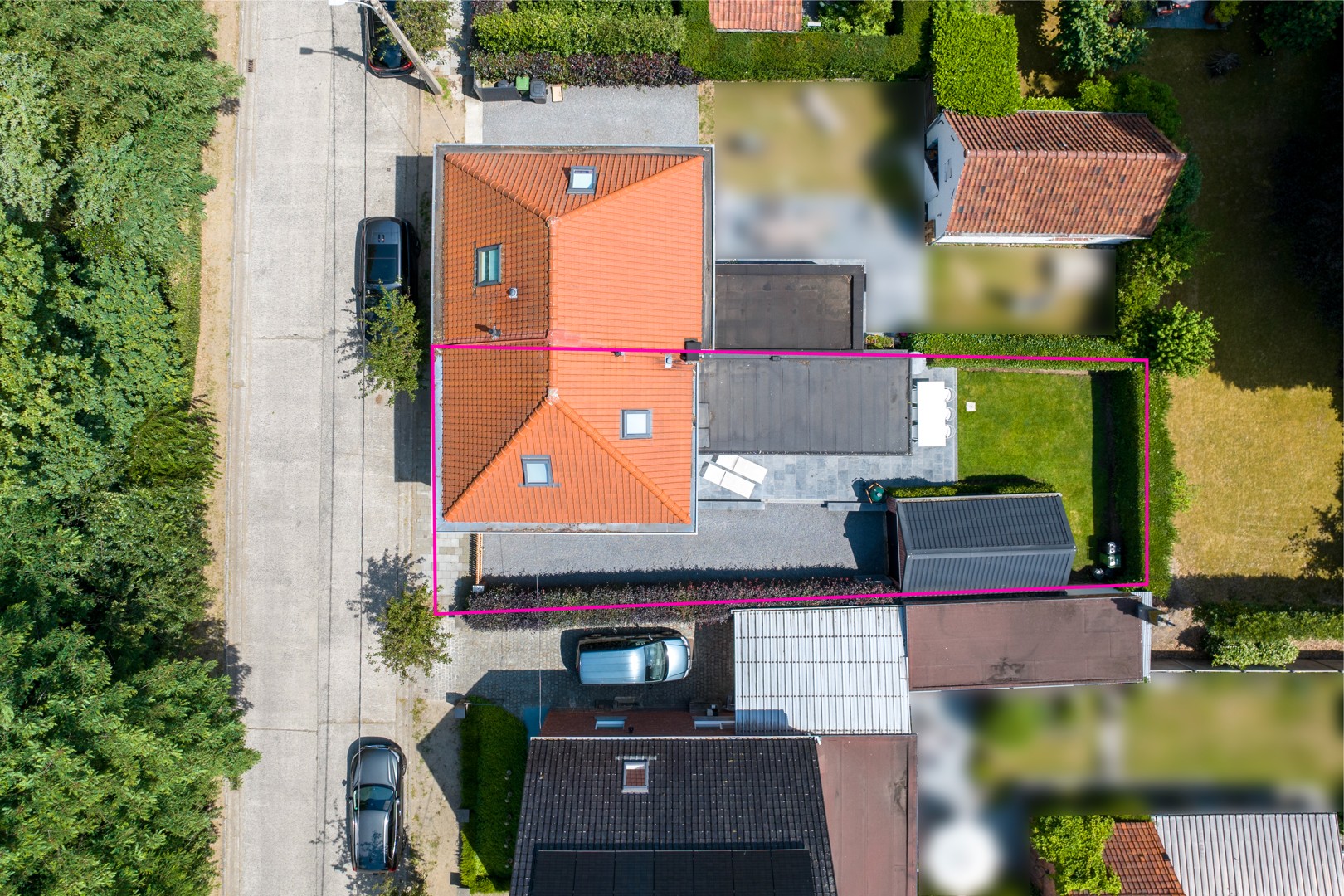Ruime gerenoveerde gezinswoning met garage - foto 3