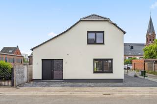 Instapklare woning te koop in centrum Baal (Tremelo)Ontdek dit energiezuinige pareltje (EPC A) in een rustige doodlopende straat, volledig...