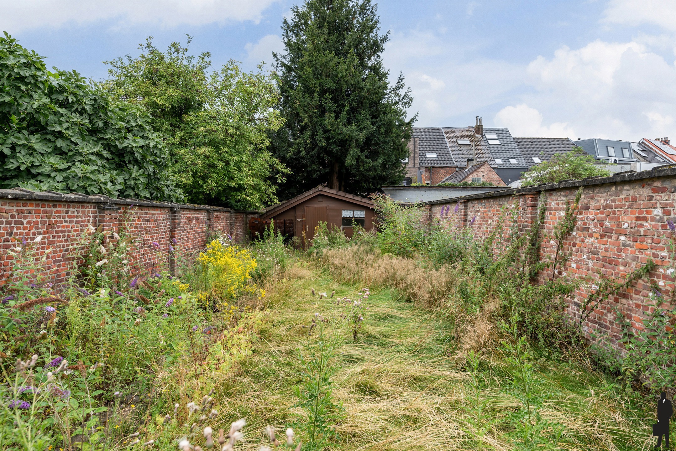 Op te frissen bel-etage met 3 slk op mooi perceel te Lier. - foto 2