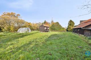 Deze verzorgde woning met vier slaapkamers bevindt zich op een mooi perceel van meer dan een halve hectare en biedt een snelle verbinding tot de...