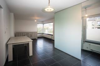 Gelijkvloers appartement in tweewoonst gelegen op de verbindingsweg van Bilzen naar Genk/Zutendaal. Privé inkom (geen gezamenlijke kosten van...