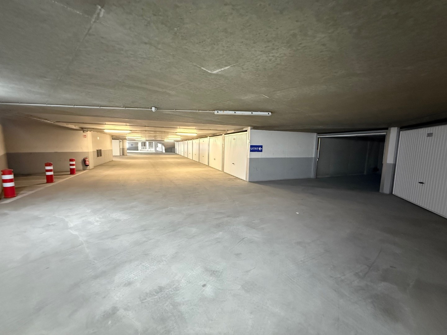 RES. J. STÜBBENPARK - GESLOTEN GARAGEBOX - DUINBERGEN - foto 3